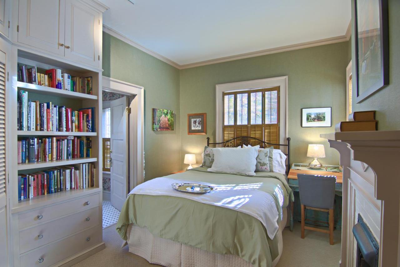 North Lodge On Oakland Bed And Breakfast Asheville Eksteriør bilde