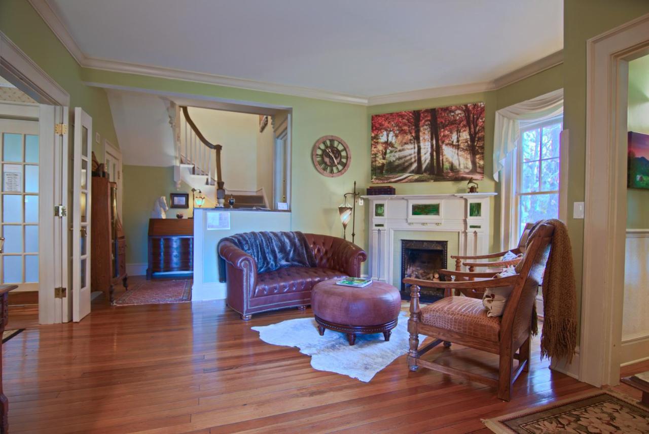 North Lodge On Oakland Bed And Breakfast Asheville Eksteriør bilde
